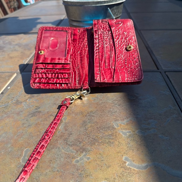 Brahmin Radiant Red Ady Melbourne Croc Embossed Wallet EUC Women’s - Picture 10 of 11